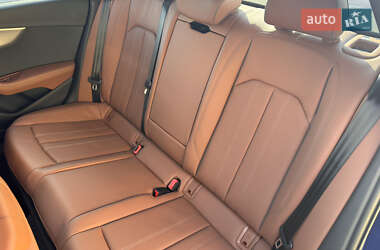 Седан Audi A4 2023 в 