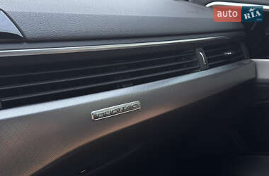 Седан Audi A4 2023 в 