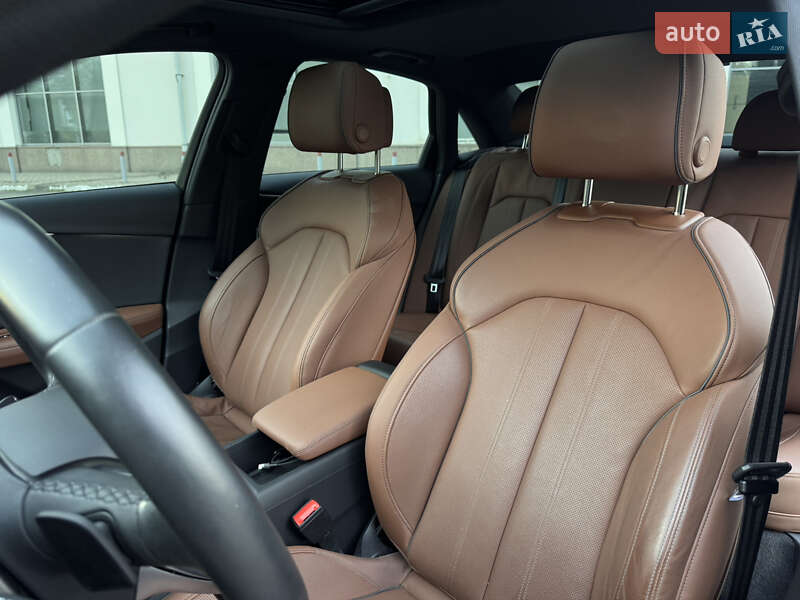 Седан Audi A4 2022 в Дніпрі