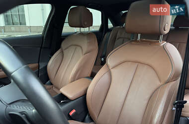 Седан Audi A4 2023 в 