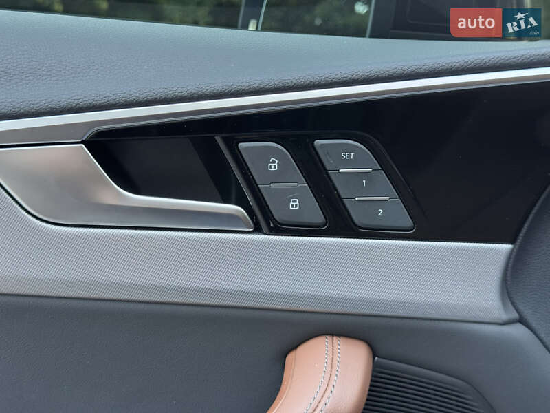 Седан Audi A4 2022 в Дніпрі