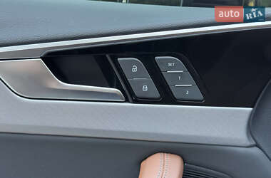 Седан Audi A4 2023 в 