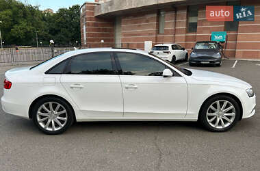 Седан Audi A4 2015 в 