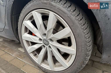 Седан Audi A4 2017 в 