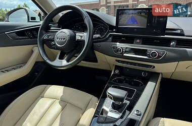 Седан Audi A4 2021 в 