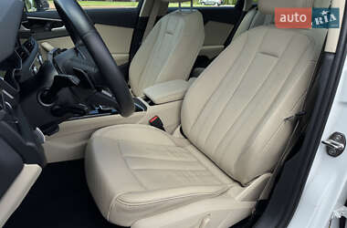 Седан Audi A4 2021 в 