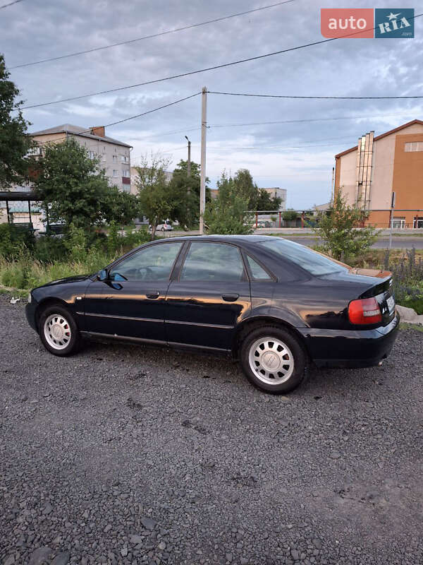 Седан Audi A4 1999 в Ковеле