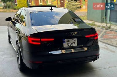 Седан Audi A4 2016 в 