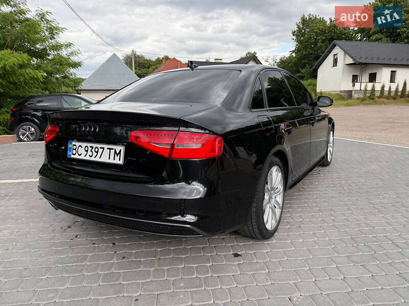 Седан Audi A4 2014 в Львове