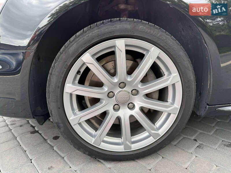 Седан Audi A4 2014 в Львове