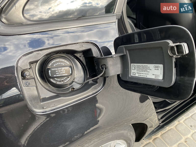 Седан Audi A4 2014 в Львове