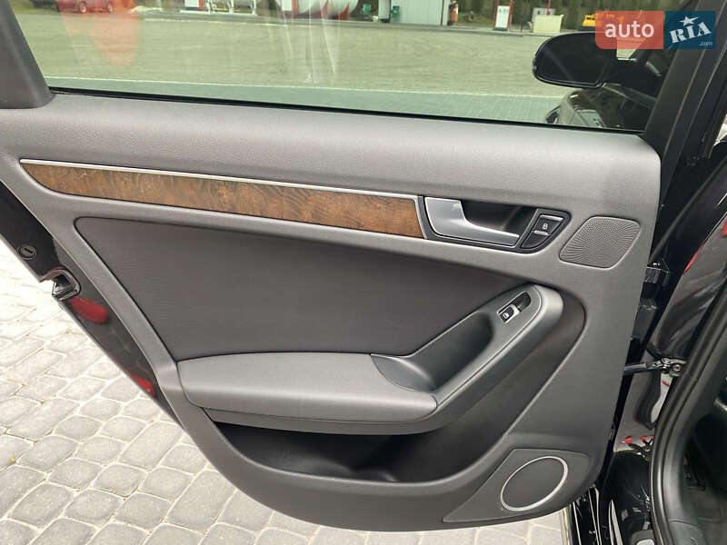 Седан Audi A4 2014 в Львове