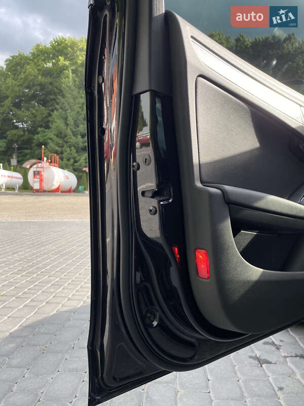 Седан Audi A4 2014 в Львове