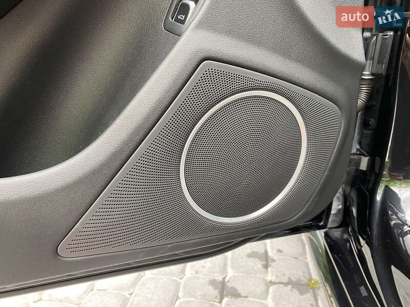 Седан Audi A4 2014 в Львове