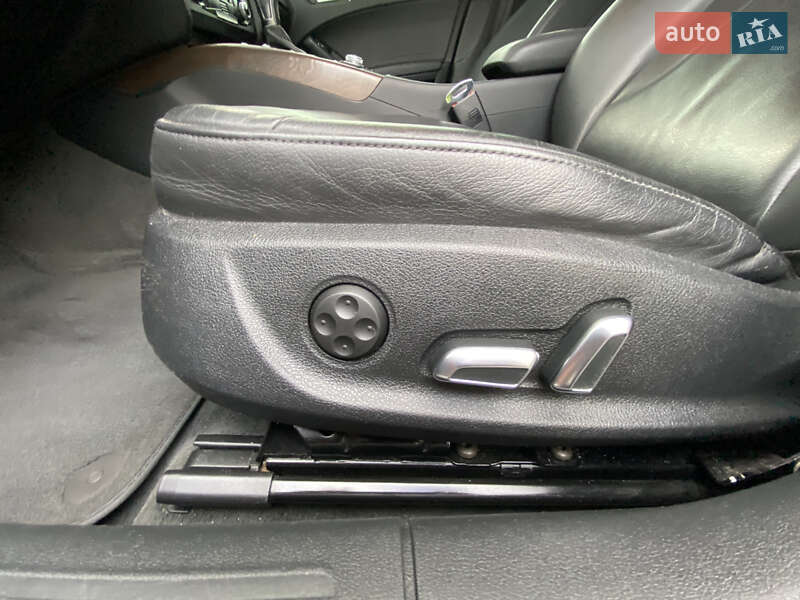 Седан Audi A4 2014 в Львове