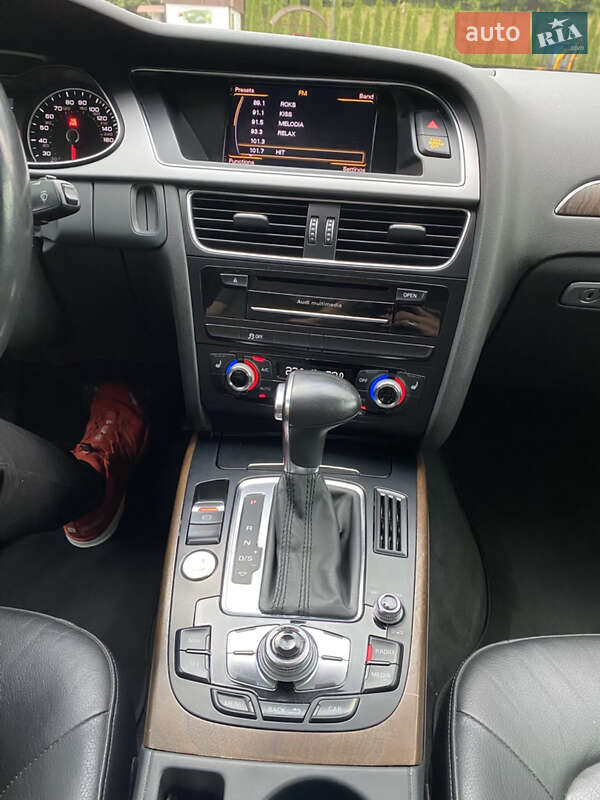 Седан Audi A4 2014 в Львове