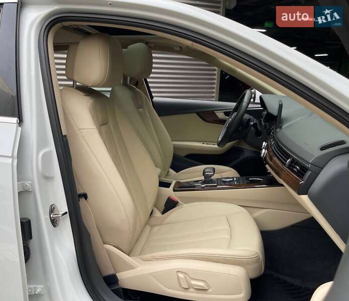 Седан Audi A4 2016 в Киеве