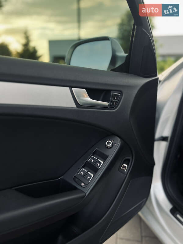 Седан Audi A4 2013 в Ужгороде