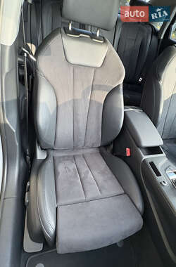 Седан Audi A4 2022 в 