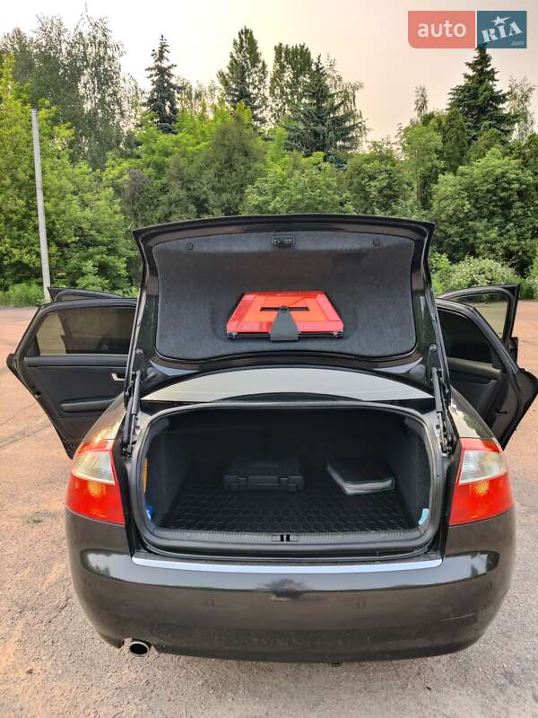 Седан Audi A4 2003 в Киеве
