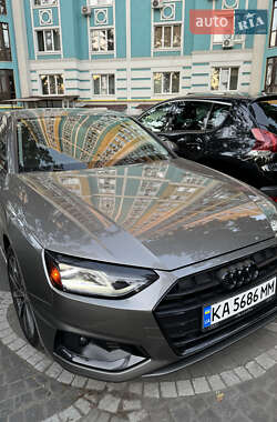 Седан Audi A4 2020 в 