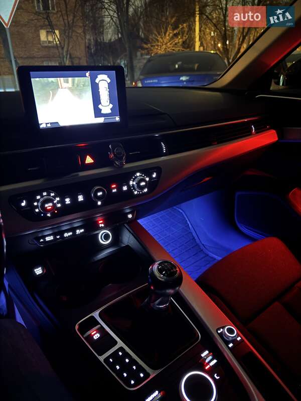 Седан Audi A4 2017 в Киеве