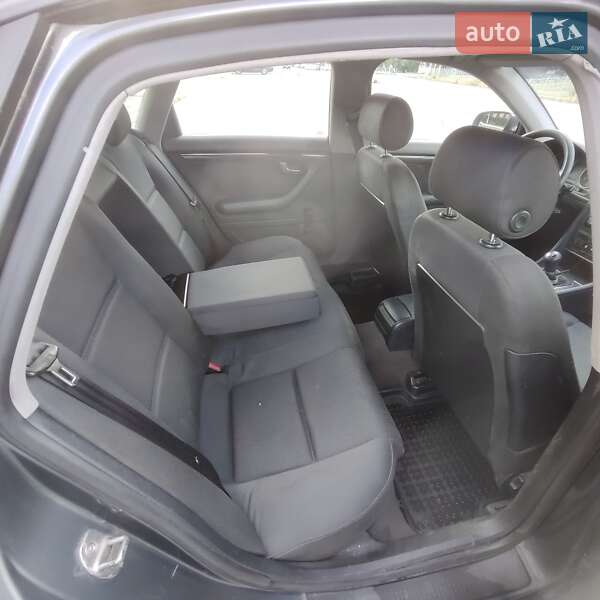 Седан Audi A4 2001 в Киеве