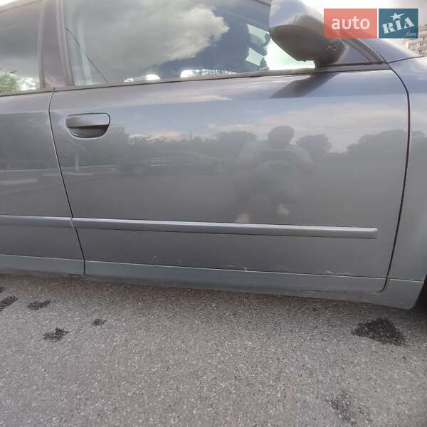 Седан Audi A4 2001 в Киеве