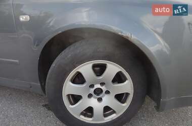 Седан Audi A4 2001 в 