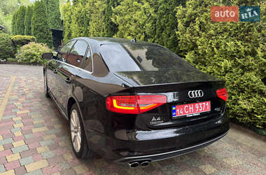 Седан Audi A4 2015 в 