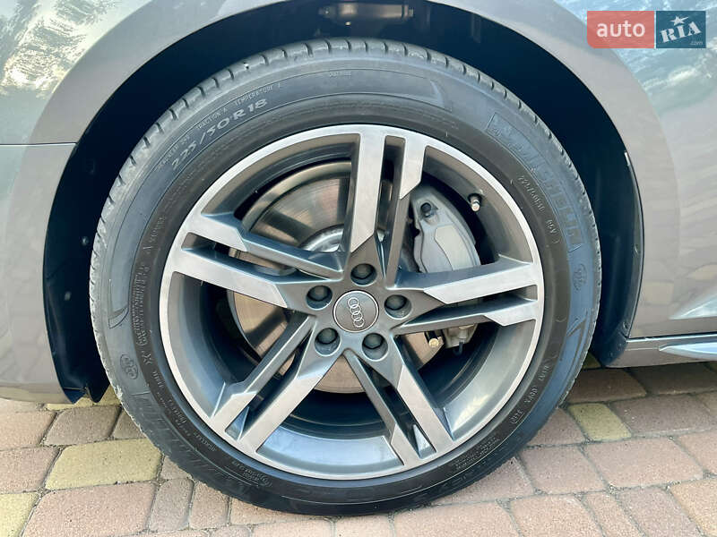Седан Audi A4 2016 в Харькове