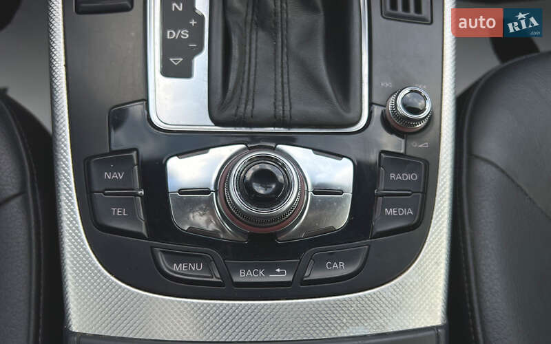 Седан Audi A4 2013 в Львове