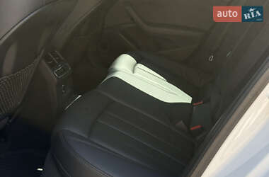 Седан Audi A4 2016 в 