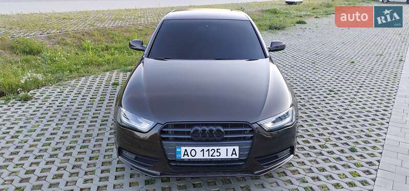 Седан Audi A4 2013 в Хмельницком