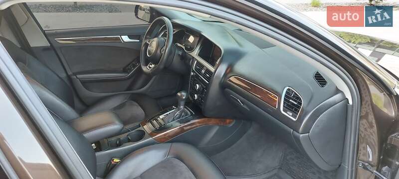 Седан Audi A4 2013 в Хмельницком