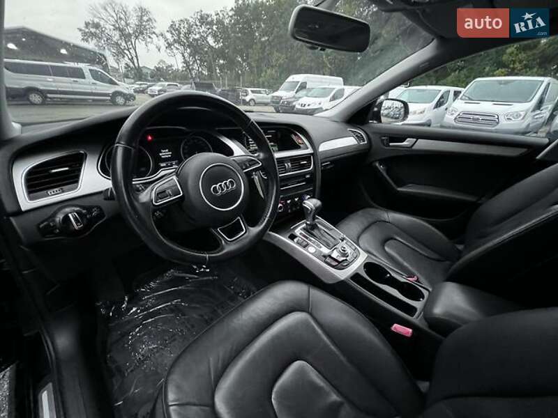 Седан Audi A4 2015 в Львове