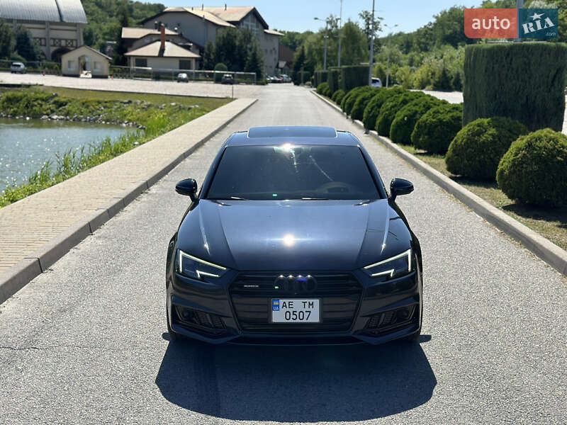 Седан Audi A4 2016 в Днепре