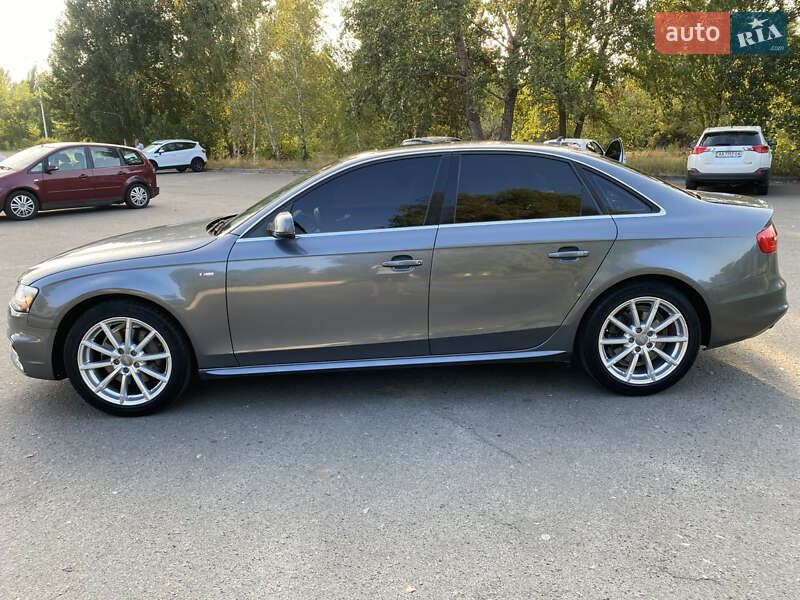 Седан Audi A4 2013 в Киеве