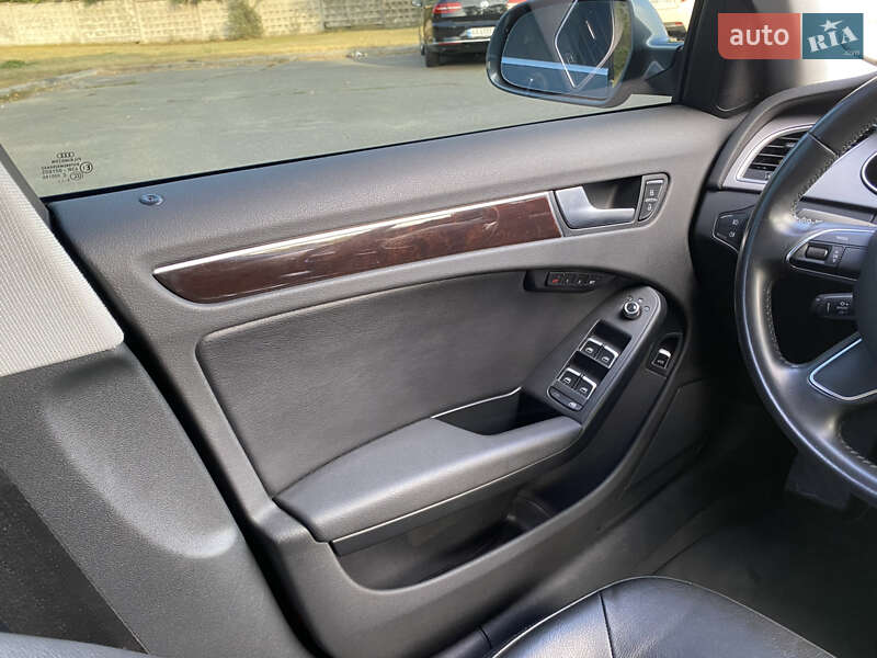 Седан Audi A4 2013 в Киеве