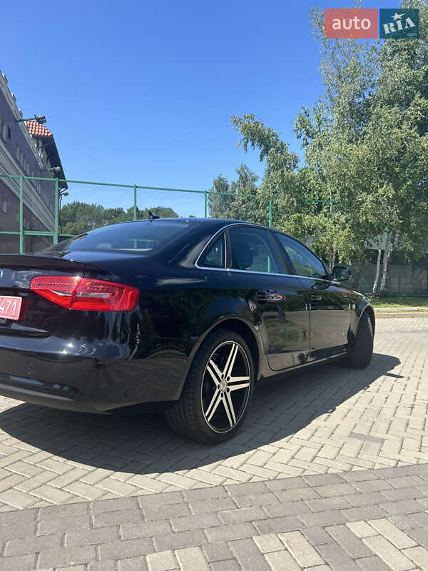 Седан Audi A4 2013 в Одессе