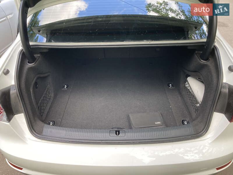 Седан Audi A4 2017 в Харькове