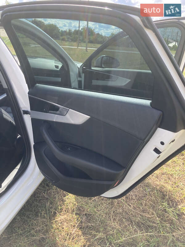 Седан Audi A4 2017 в Харькове