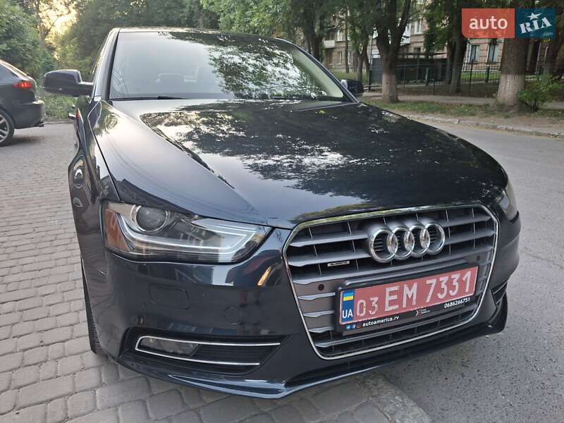 Седан Audi A4 2015 в Каменец-Подольском