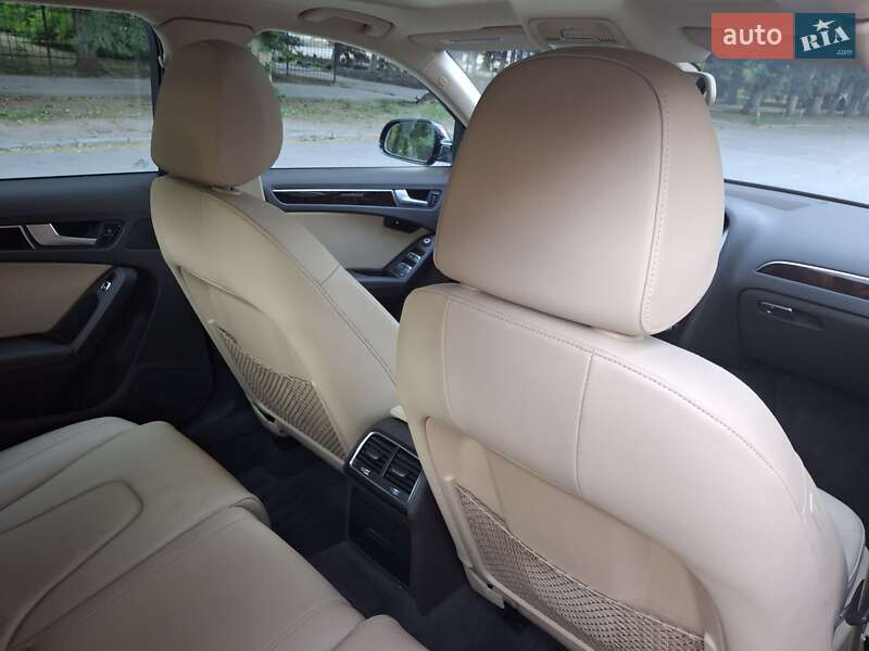 Седан Audi A4 2015 в Каменец-Подольском