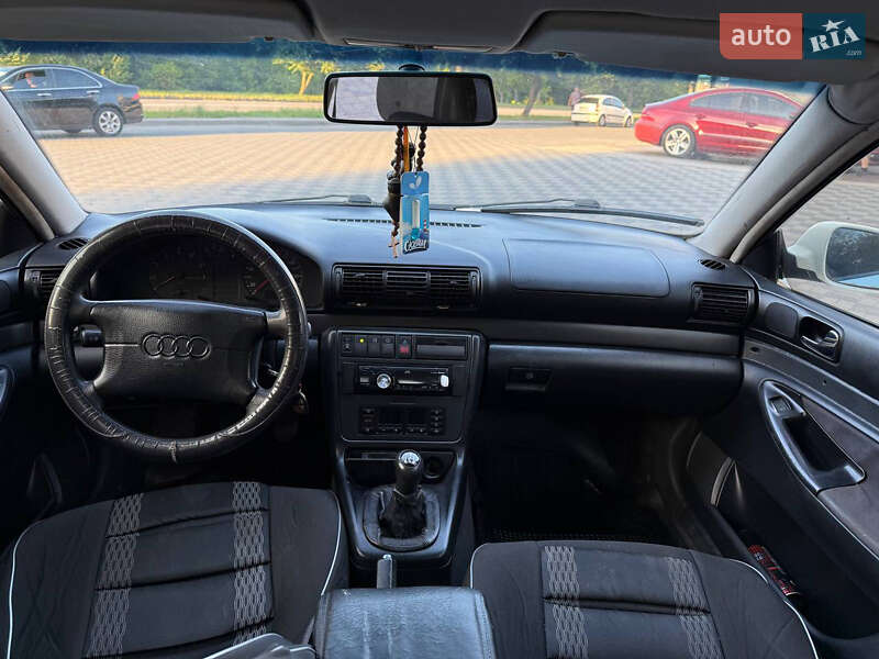 Седан Audi A4 1996 в Хмельницком