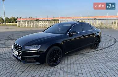 Седан Audi A4 2019 в 