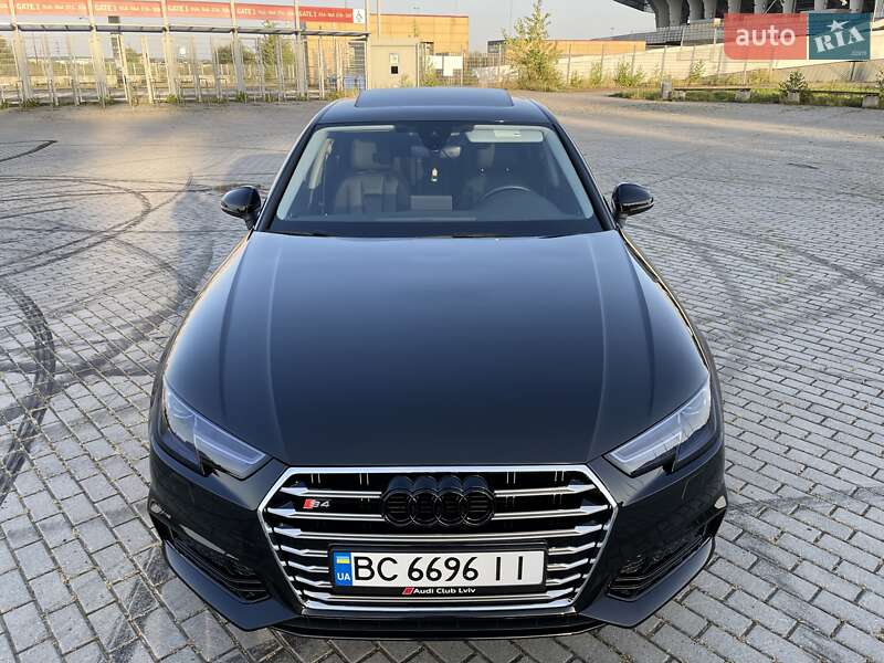 Седан Audi A4 2019 в Львове