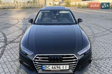 Седан Audi A4 2019 в 