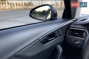 Седан Audi A4 2019 в 