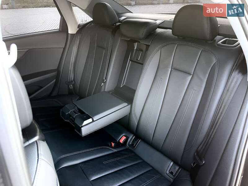 Седан Audi A4 2019 в Львове